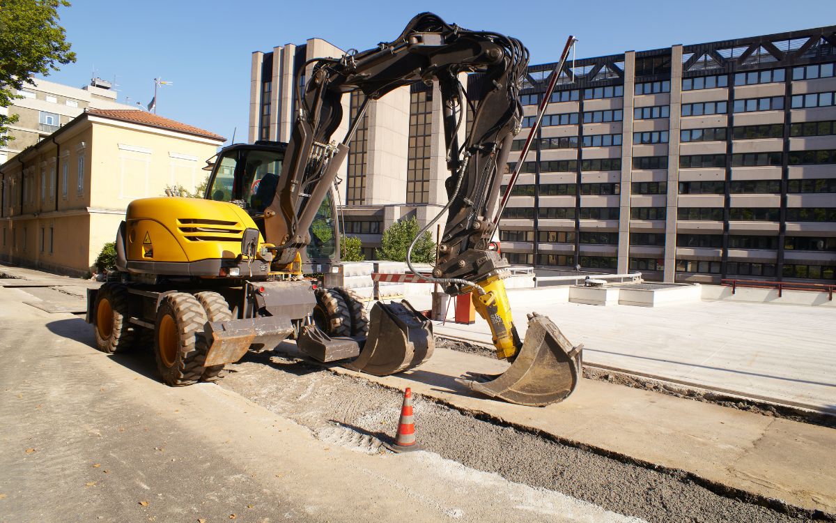 obra i excavadora